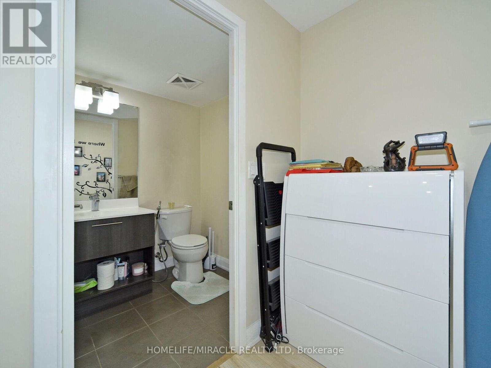 519 - 120 Dallimore Circle, Toronto, Ontario  M3C 4J1 - Photo 8 - C12570338