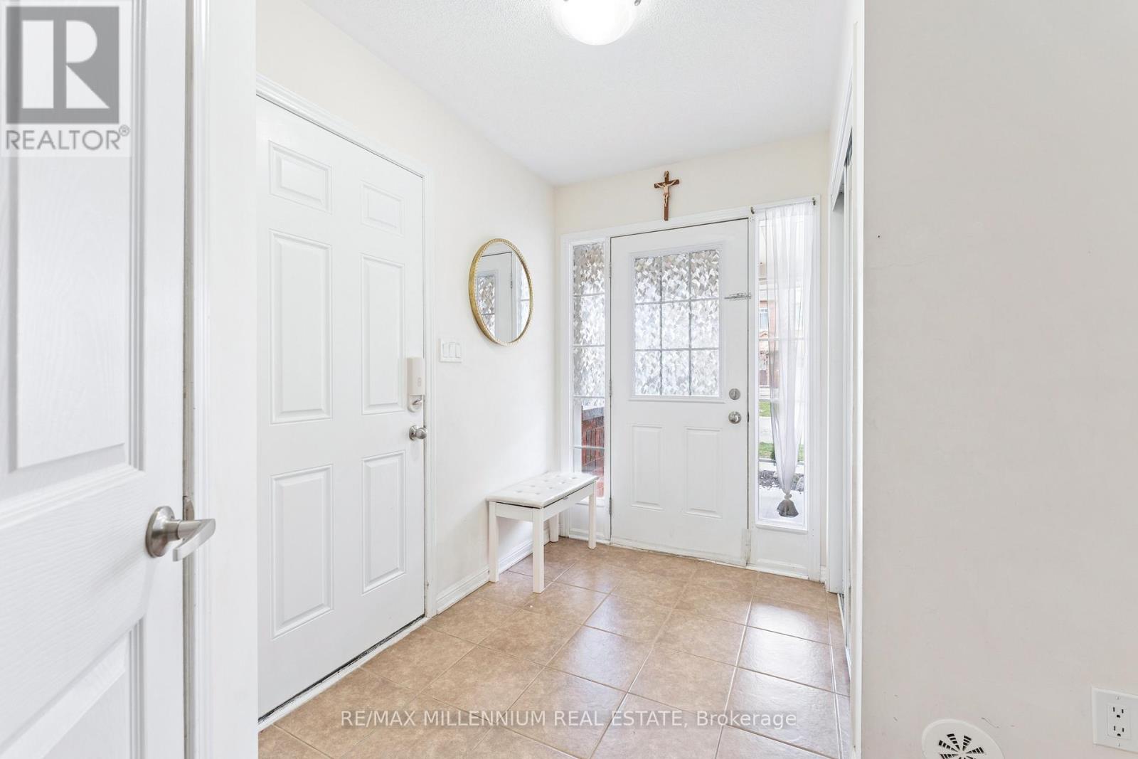 53 Colonel Frank Ching Crescent N, Brampton, Ontario  L6Y 5W5 - Photo 2 - W12560198