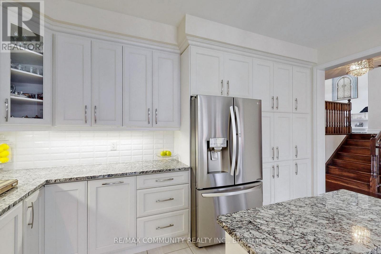 4 Flay Court, Innisfil (Cookstown), Ontario  L0L 1L0 - Photo 12 - N12570352