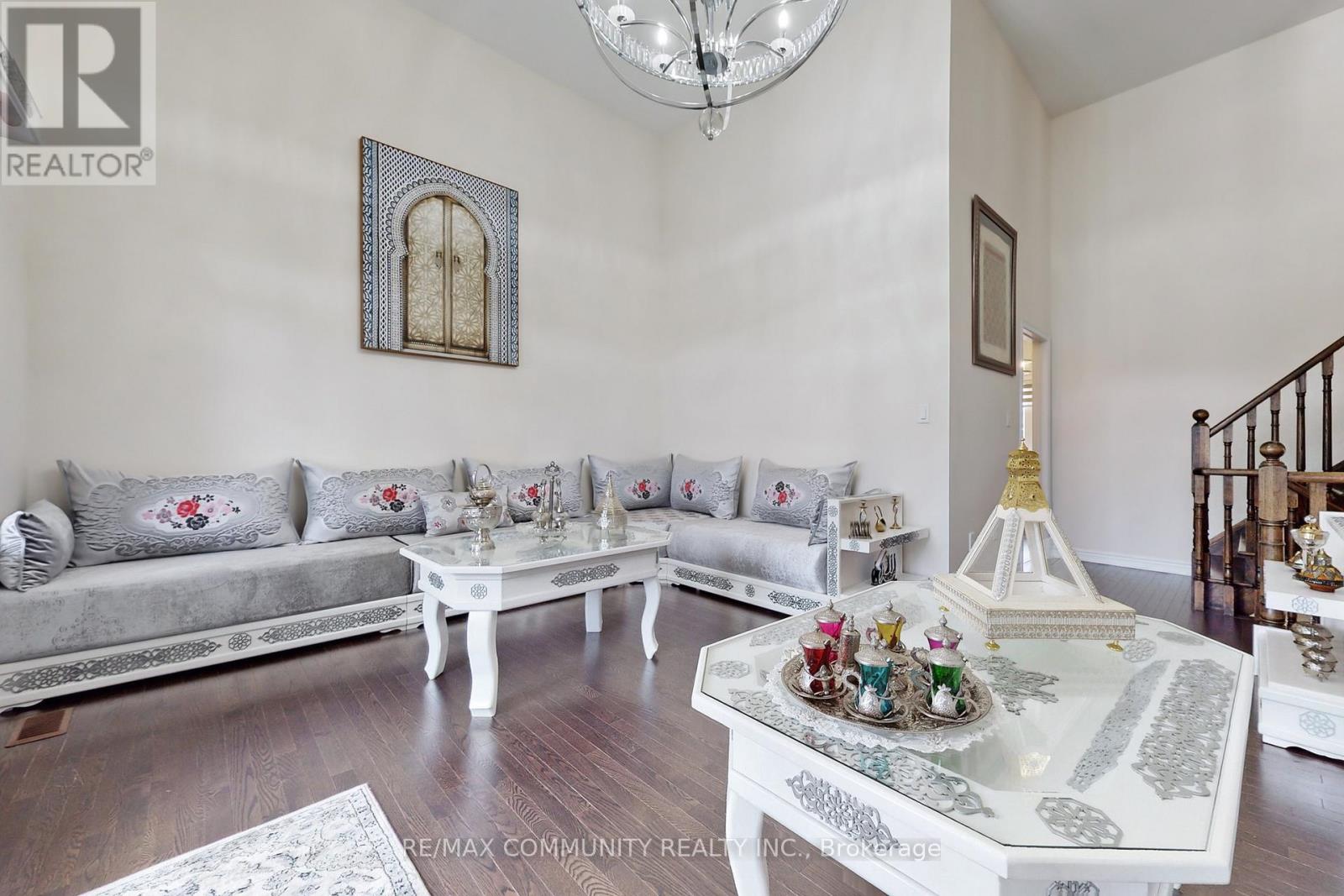 4 Flay Court, Innisfil (Cookstown), Ontario  L0L 1L0 - Photo 14 - N12570352