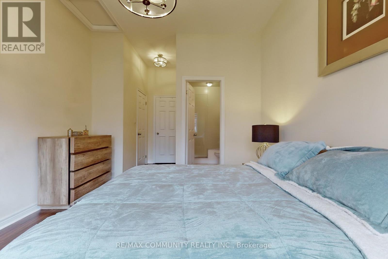 4 Flay Court, Innisfil (Cookstown), Ontario  L0L 1L0 - Photo 16 - N12570352