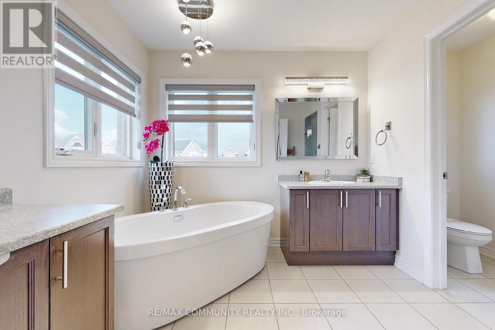 4 Flay Court, Innisfil (Cookstown), Ontario  L0L 1L0 - Photo 22 - N12570352