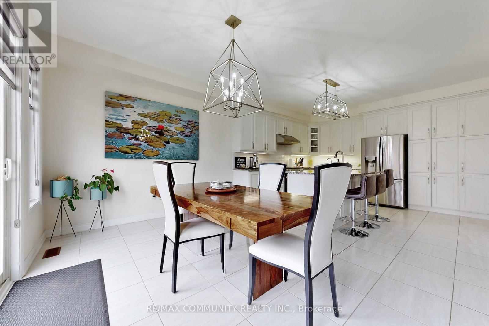 4 Flay Court, Innisfil (Cookstown), Ontario  L0L 1L0 - Photo 7 - N12570352