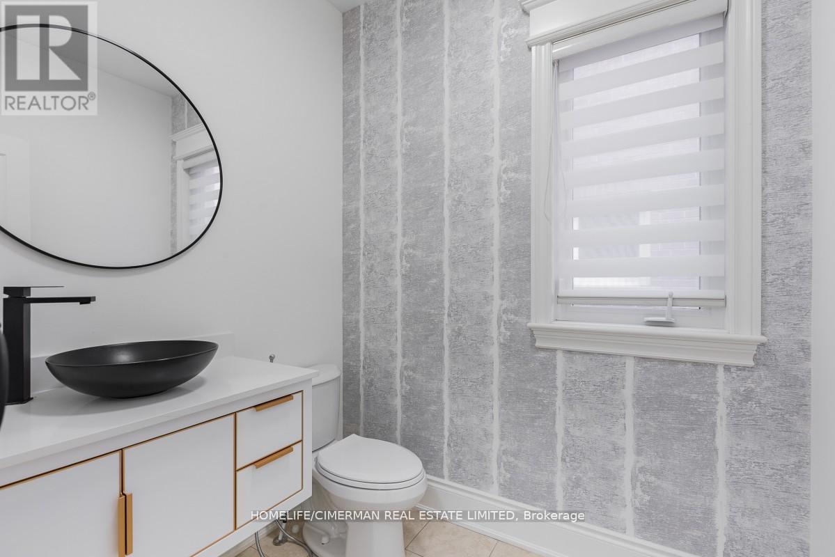 Upper Floor - 146 Shale Crescent, Vaughan, Ontario L6A 4N5 - Photo 12 - N12570380