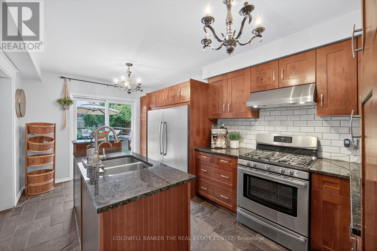 136 Violet Street, Barrie, Ontario  L4N 9M7 - Photo 10 - S12570390