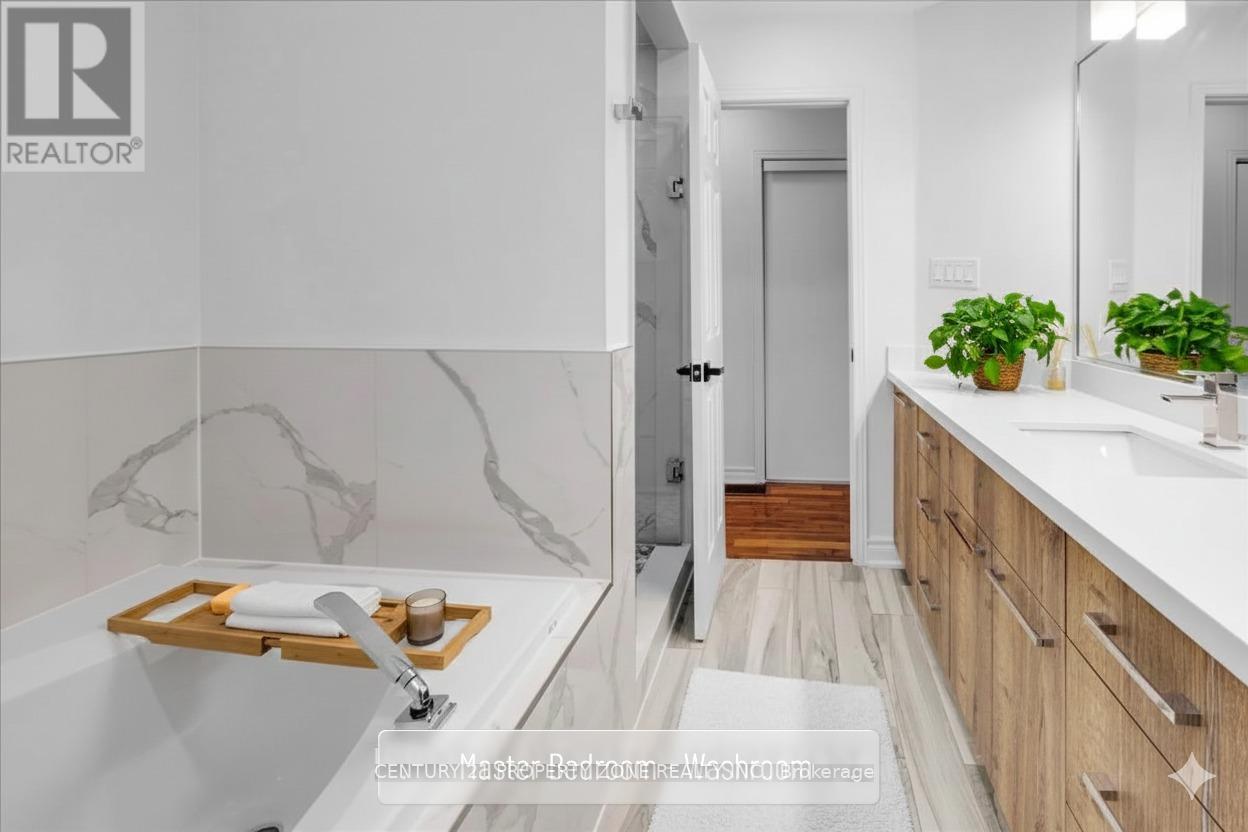 5378 Tree Crest Court, Mississauga, Ontario L5R 3Z6 - Photo 12 - W12570346