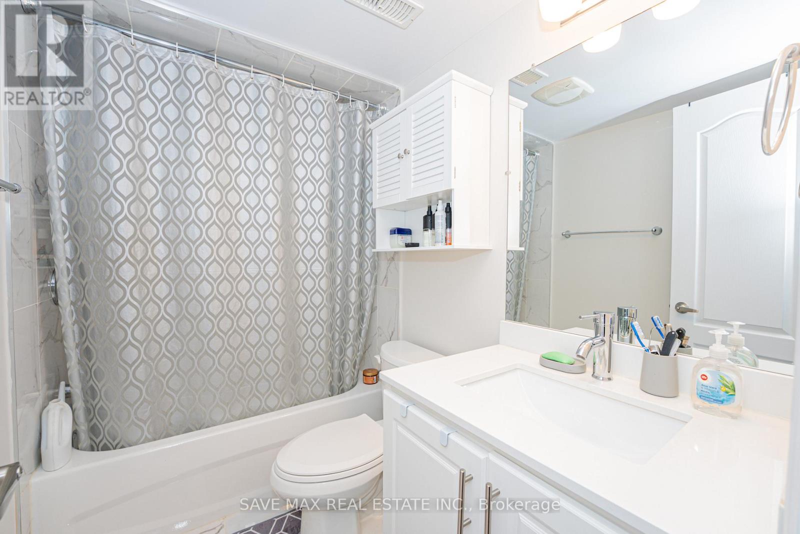 65 - 2 Clay Brick Court, Brampton, Ontario L6V 4M7 - Photo 8 - W12570388