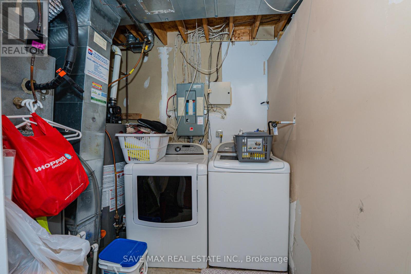 65 - 2 Clay Brick Court, Brampton, Ontario L6V 4M7 - Photo 9 - W12570388