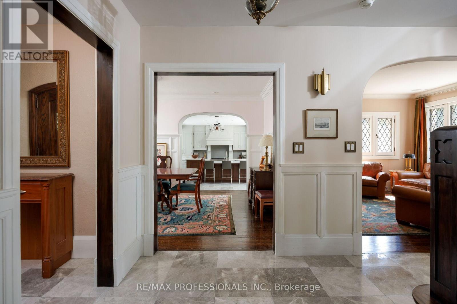 16 Kingsway Crescent, Toronto, Ontario  M8X 2P9 - Photo 17 - W12395622