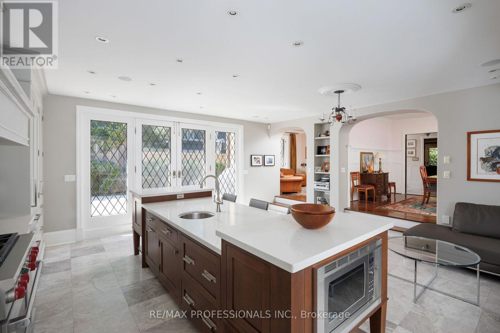 16 Kingsway Crescent, Toronto, Ontario  M8X 2P9 - Photo 24 - W12395622