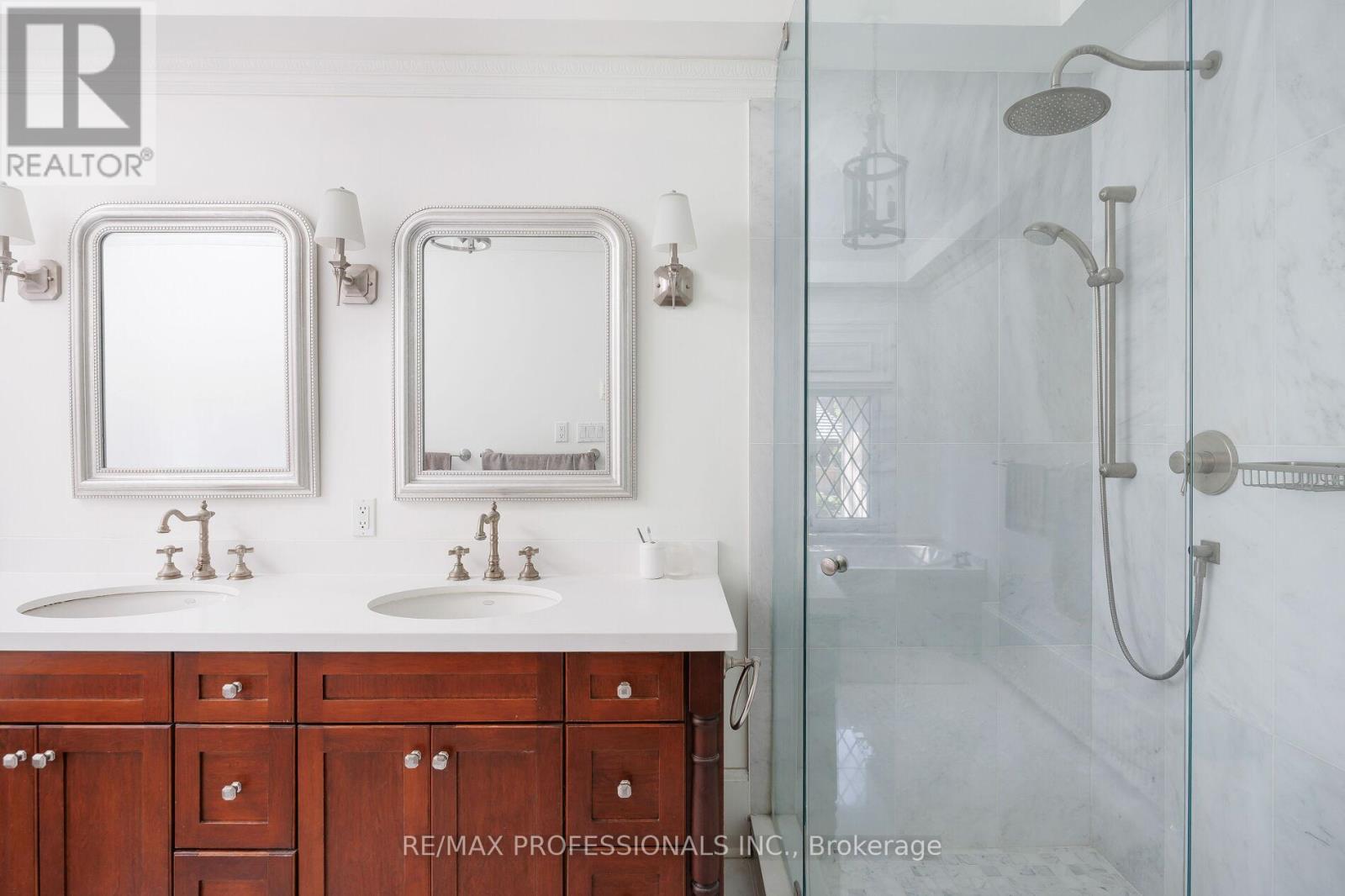 16 Kingsway Crescent, Toronto, Ontario  M8X 2P9 - Photo 34 - W12395622