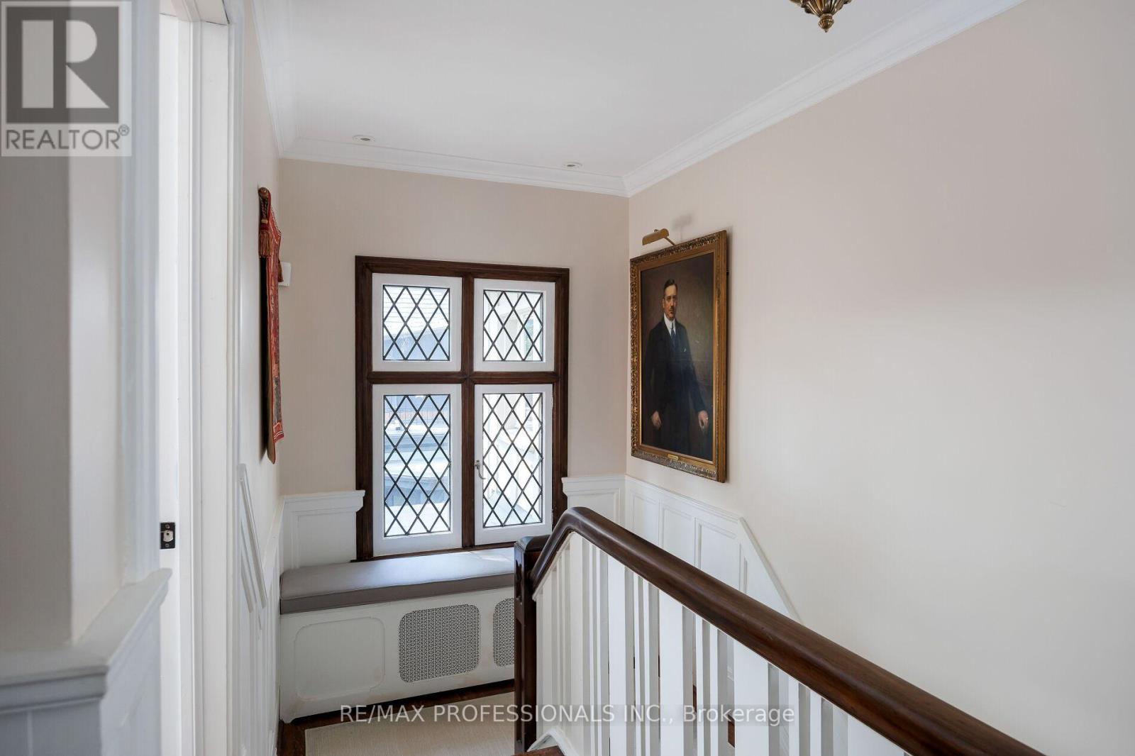 16 Kingsway Crescent, Toronto, Ontario  M8X 2P9 - Photo 31 - W12395622