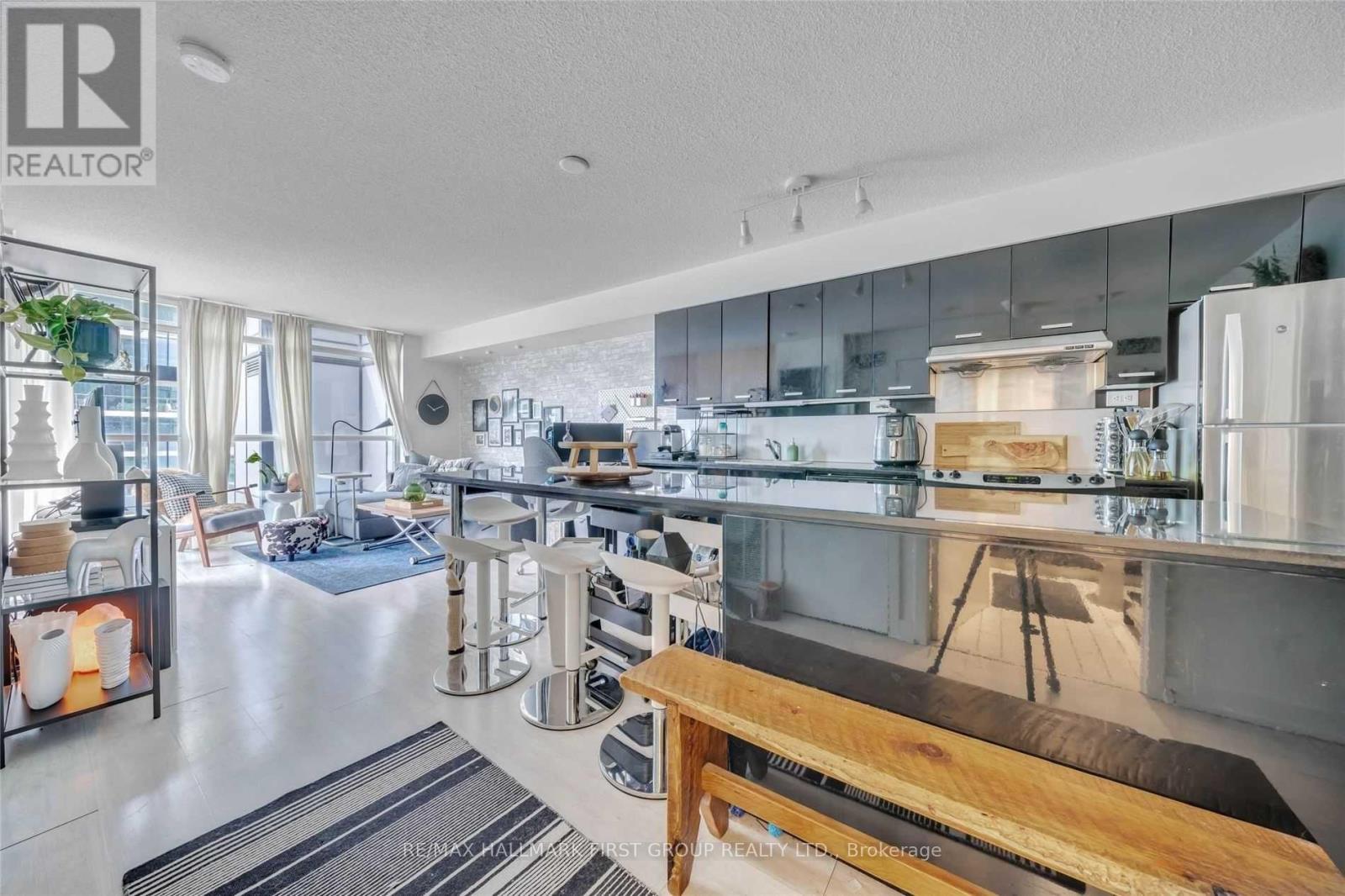 716 - 19 Singer Court, Toronto, Ontario  M2K 0B2 - Photo 2 - C12570414