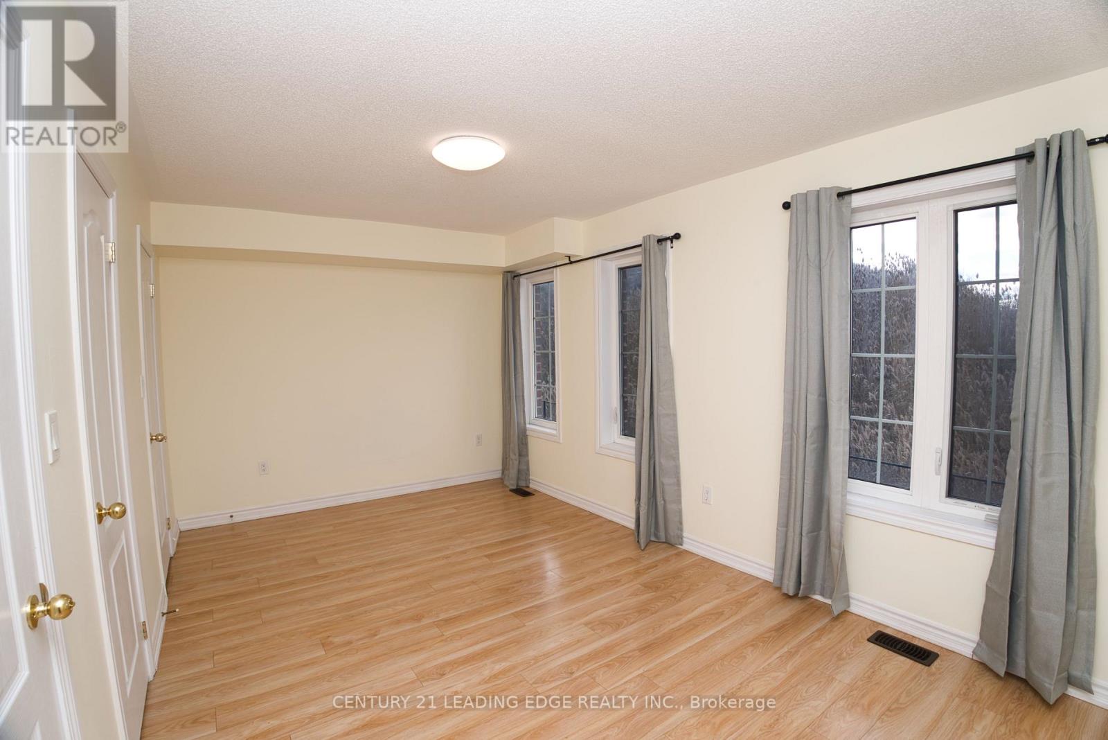 26 Shiff Crescent, Brampton, Ontario  L6Z 0H5 - Photo 3 - W12570394