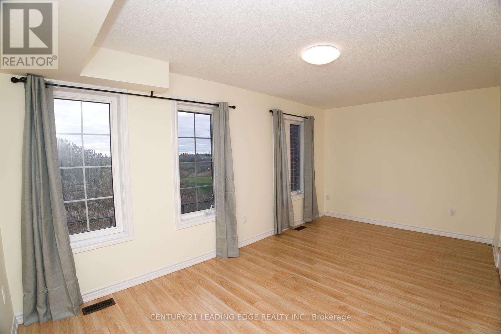 26 Shiff Crescent, Brampton, Ontario  L6Z 0H5 - Photo 4 - W12570394