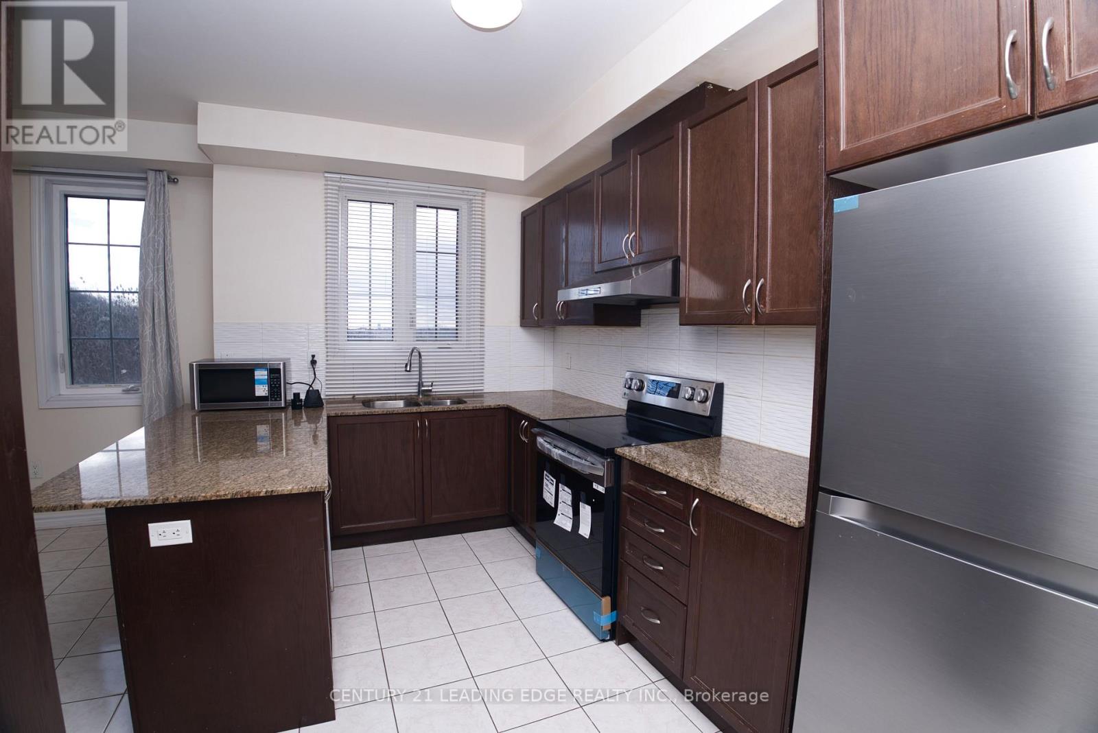 26 Shiff Crescent, Brampton, Ontario  L6Z 0H5 - Photo 9 - W12570394