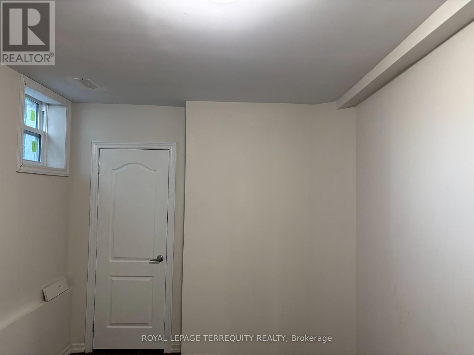 Bsmt - 270 The Queensway, Toronto, Ontario  M8Y 1J4 - Photo 4 - W12570404