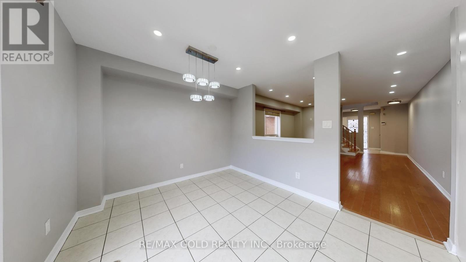 73 Pauline Crescent, Brampton, Ontario  L7A 2V5 - Photo 11 - W12570408