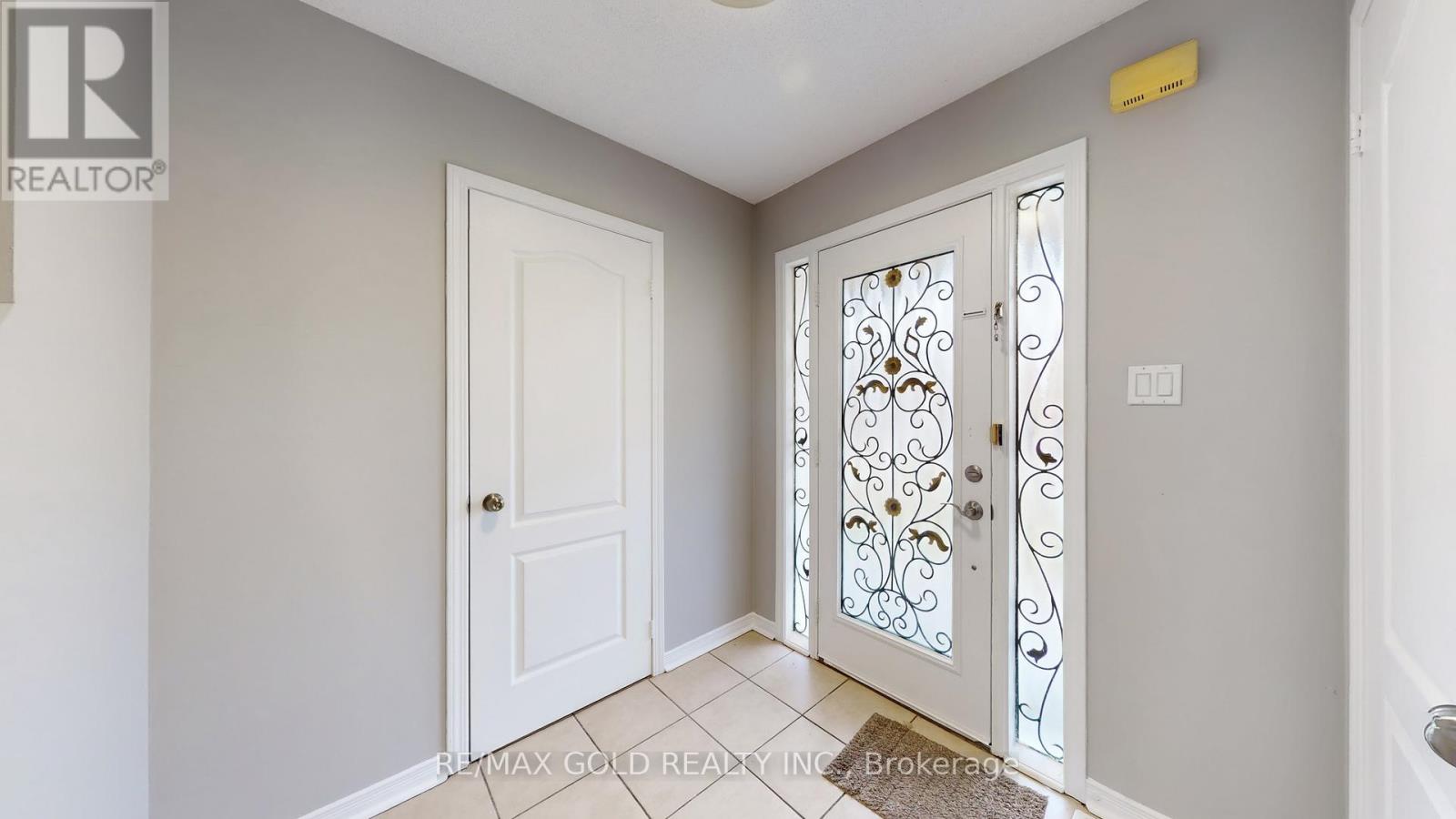 73 Pauline Crescent, Brampton, Ontario  L7A 2V5 - Photo 20 - W12570408