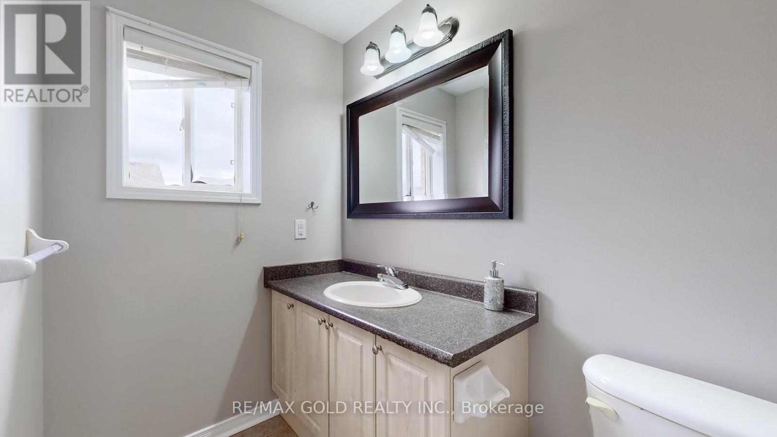 73 Pauline Crescent, Brampton, Ontario  L7A 2V5 - Photo 31 - W12570408