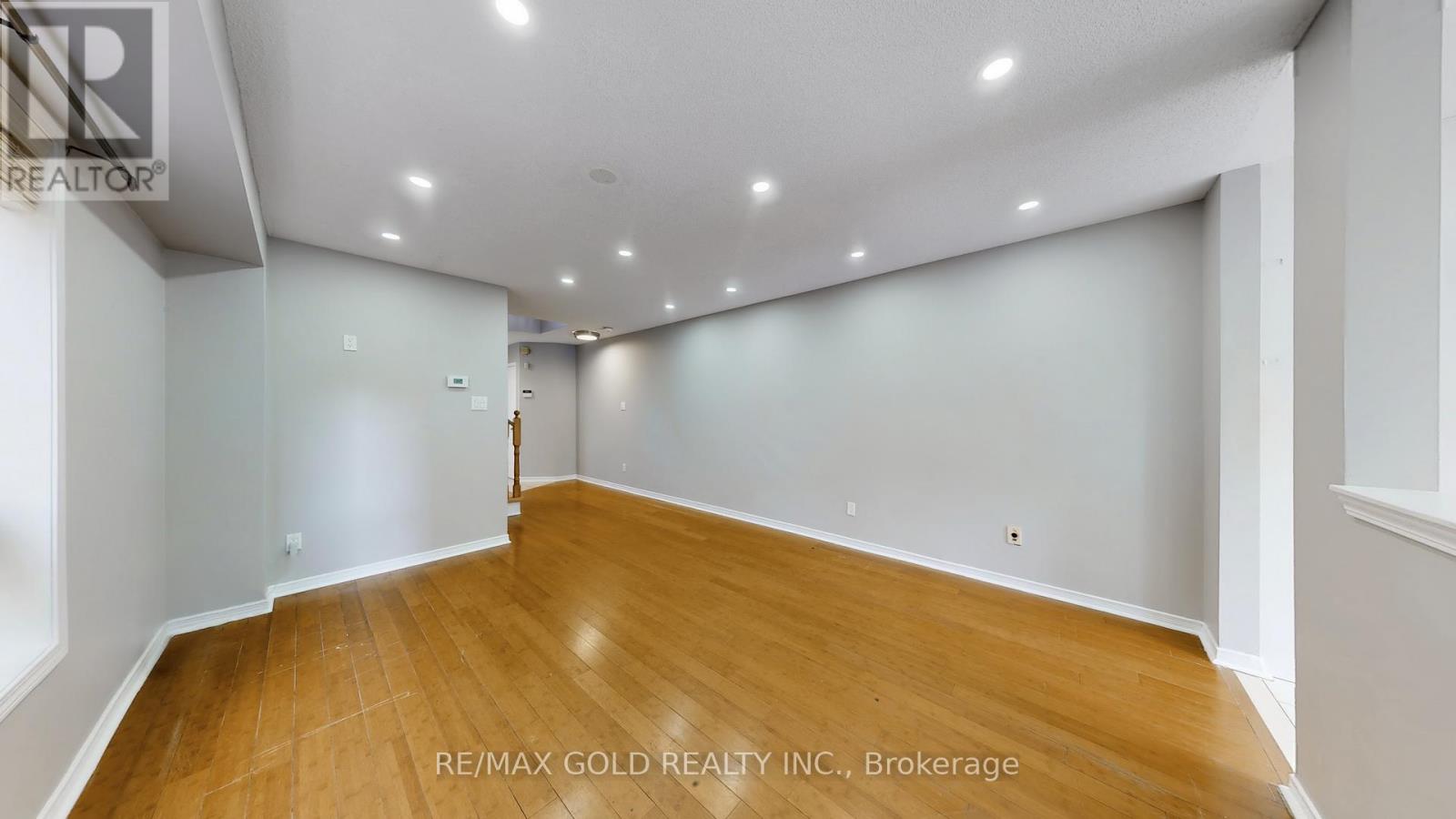 73 Pauline Crescent, Brampton, Ontario  L7A 2V5 - Photo 7 - W12570408