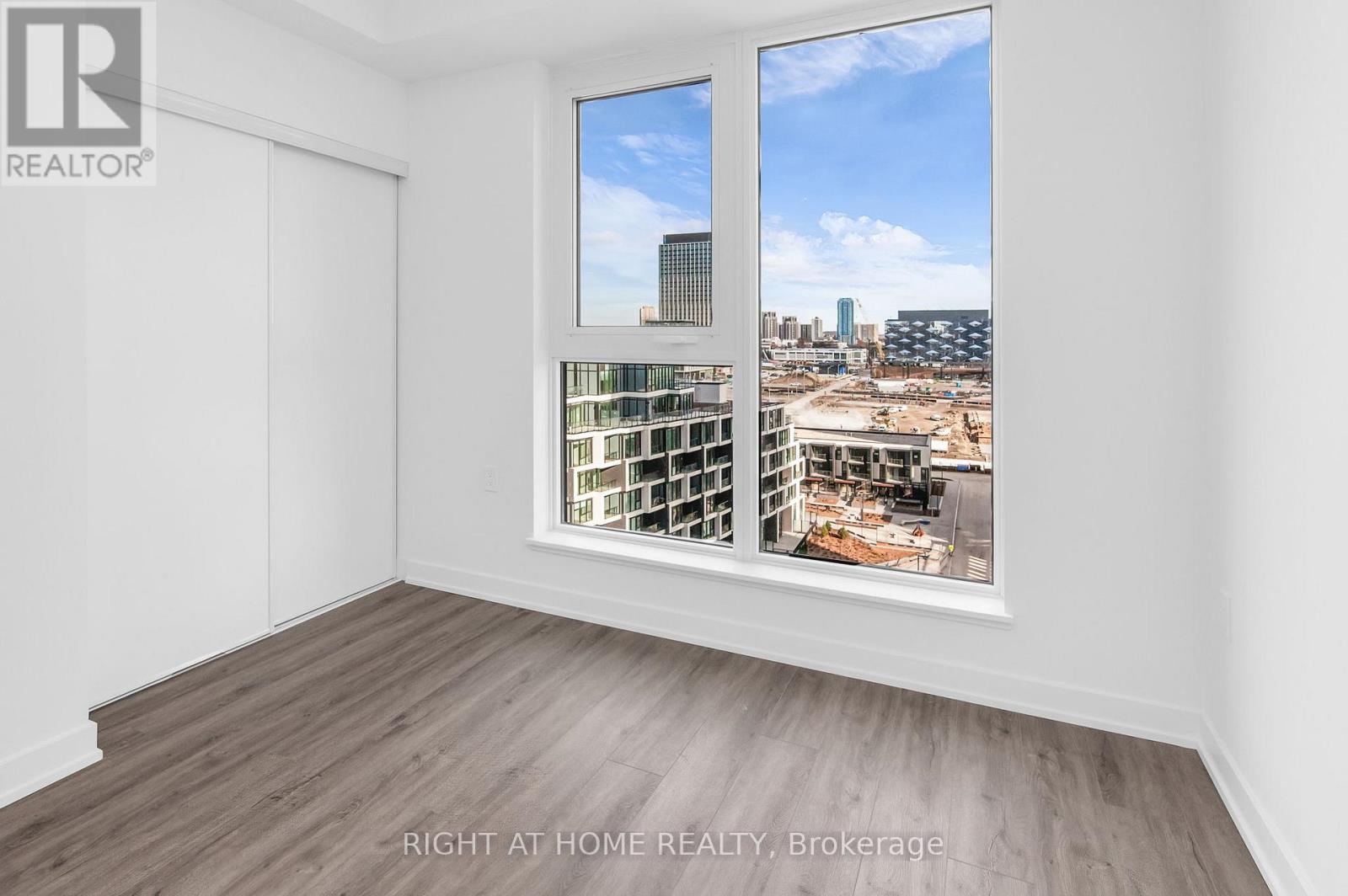 919 - 1 Quarrington Lane, Toronto, Ontario M3C 1H7 - Photo 7 - C12562718