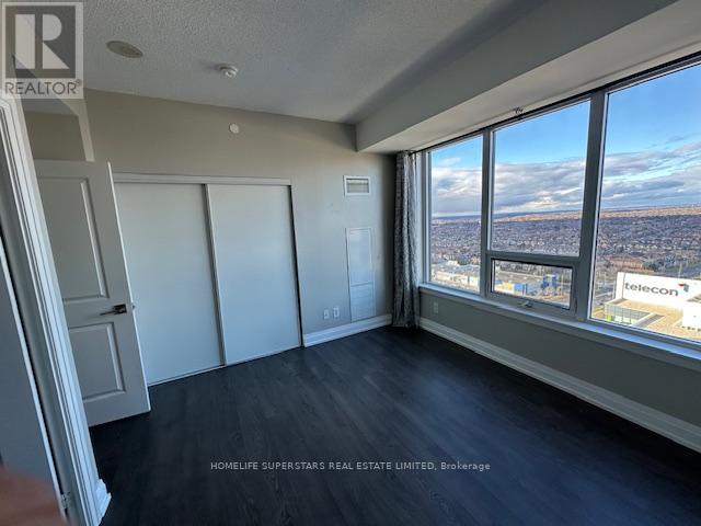 2402 - 3600 Highway 7 Road, Vaughan, Ontario  L4L 1A6 - Photo 10 - N12499668