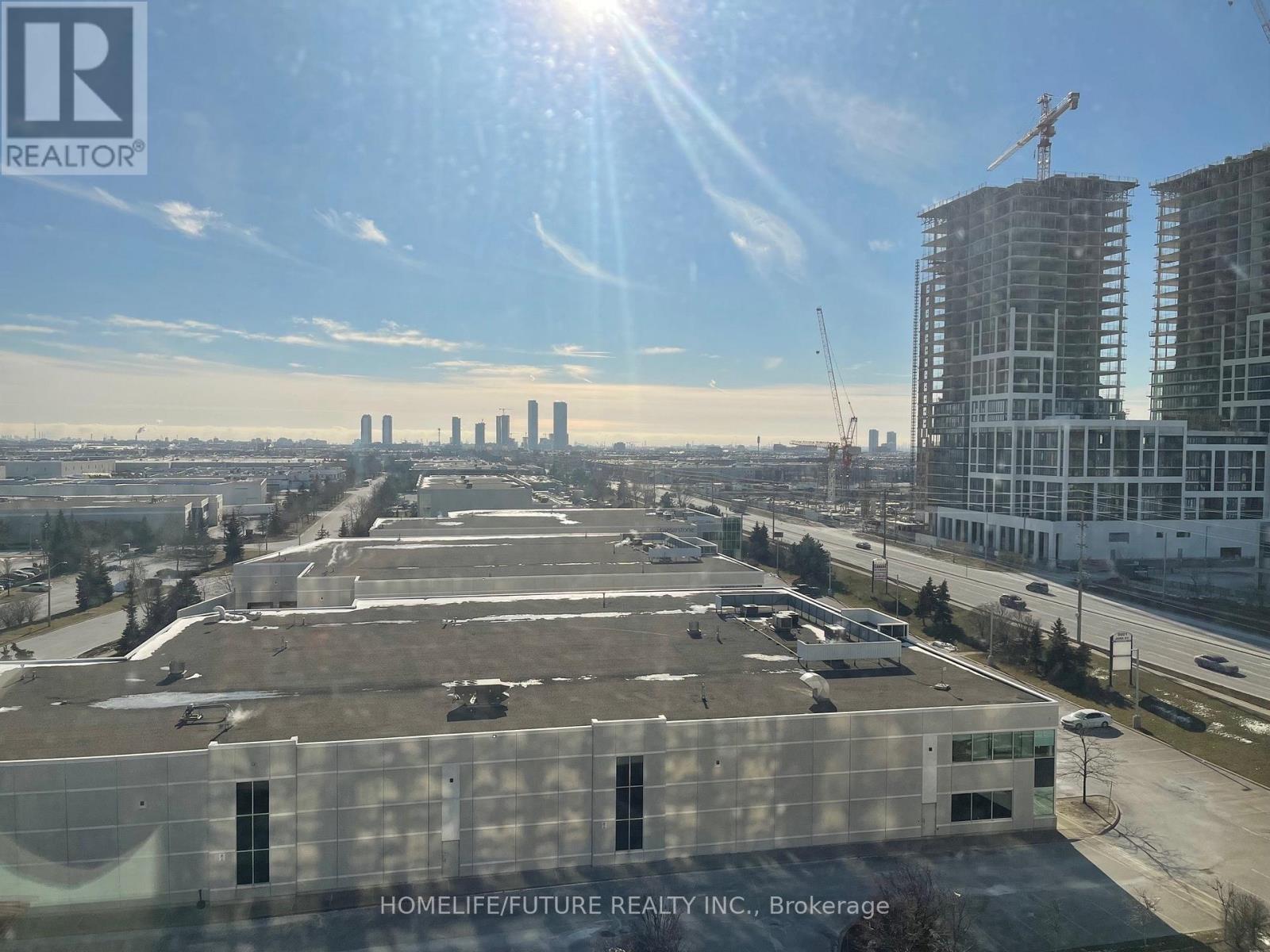 804 - 9075 Jane Street S, Vaughan, Ontario  L4K 0L7 - Photo 4 - N12570432