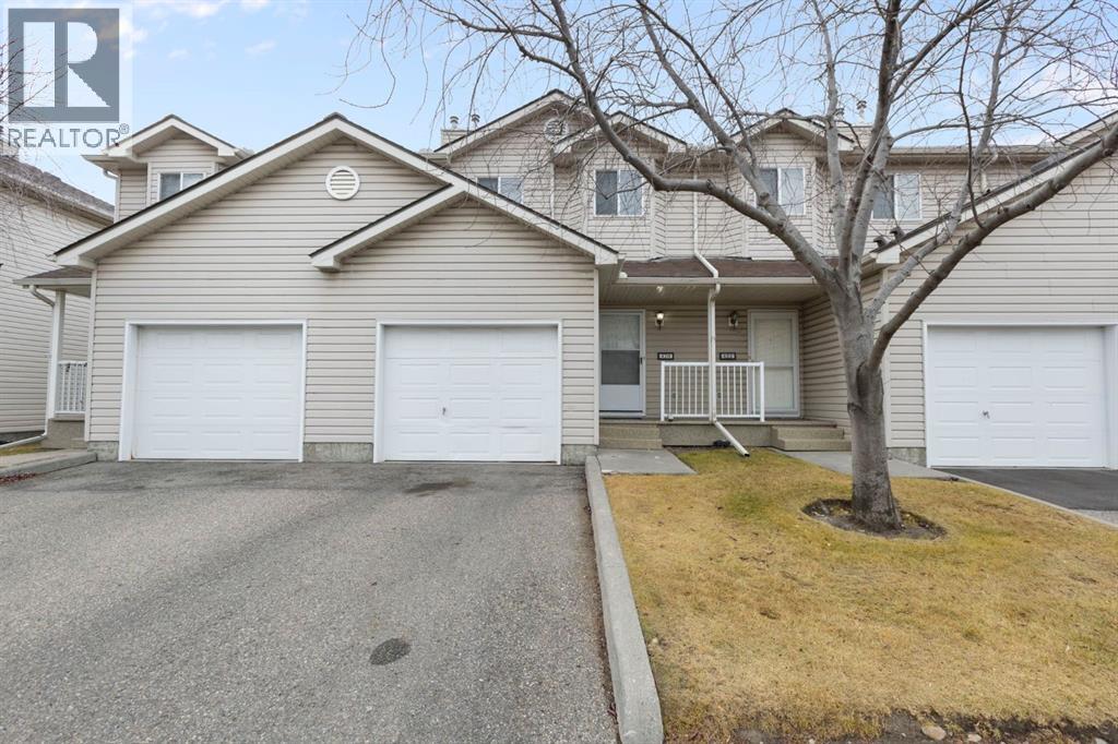 120 Douglas Glen Park Se, Calgary, Alberta  T2Z 3Z3 - Photo 1 - A2271261