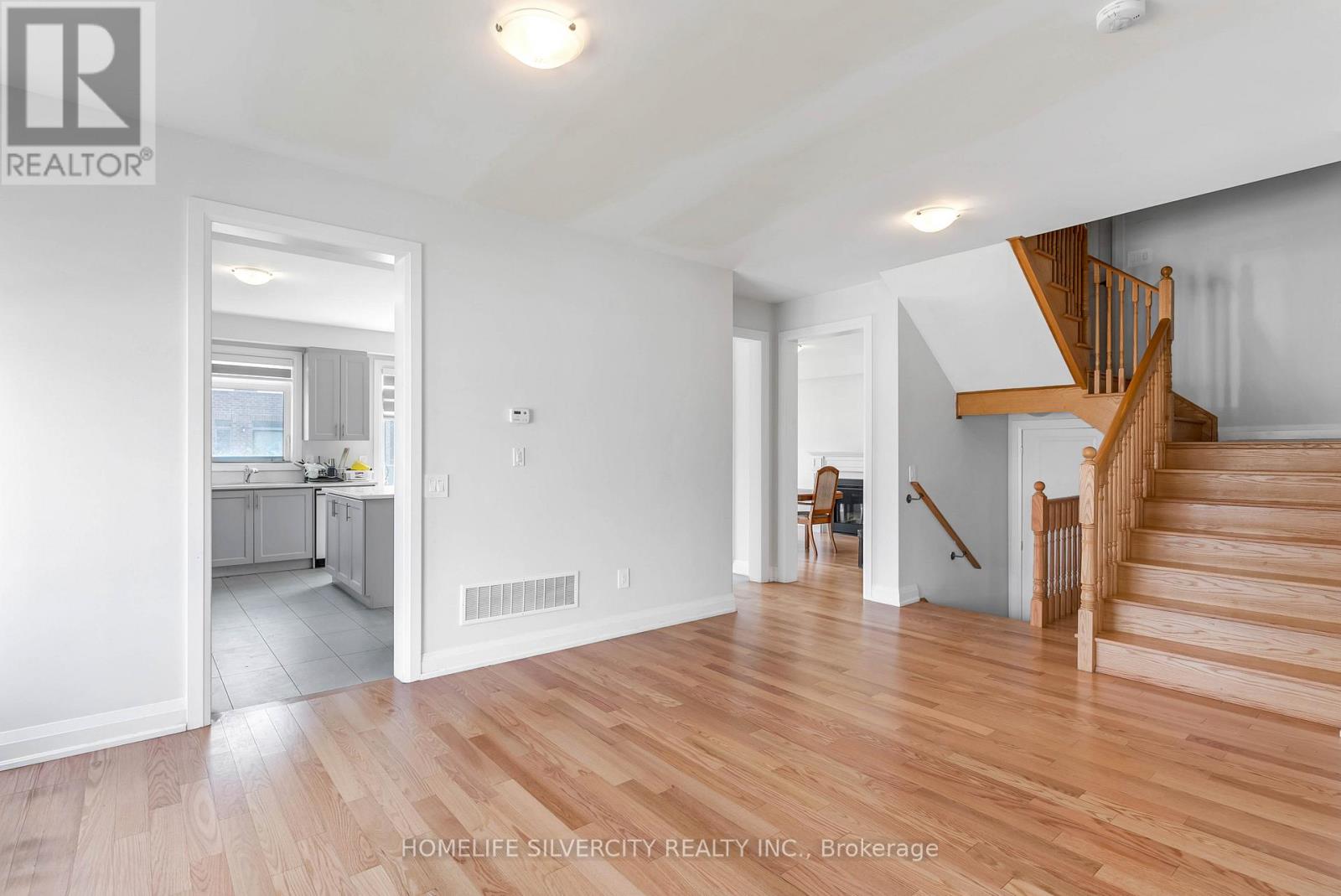 34 Mckay Avenue, Kawartha Lakes, Ontario  K9V 0R2 - Photo 12 - X12570434