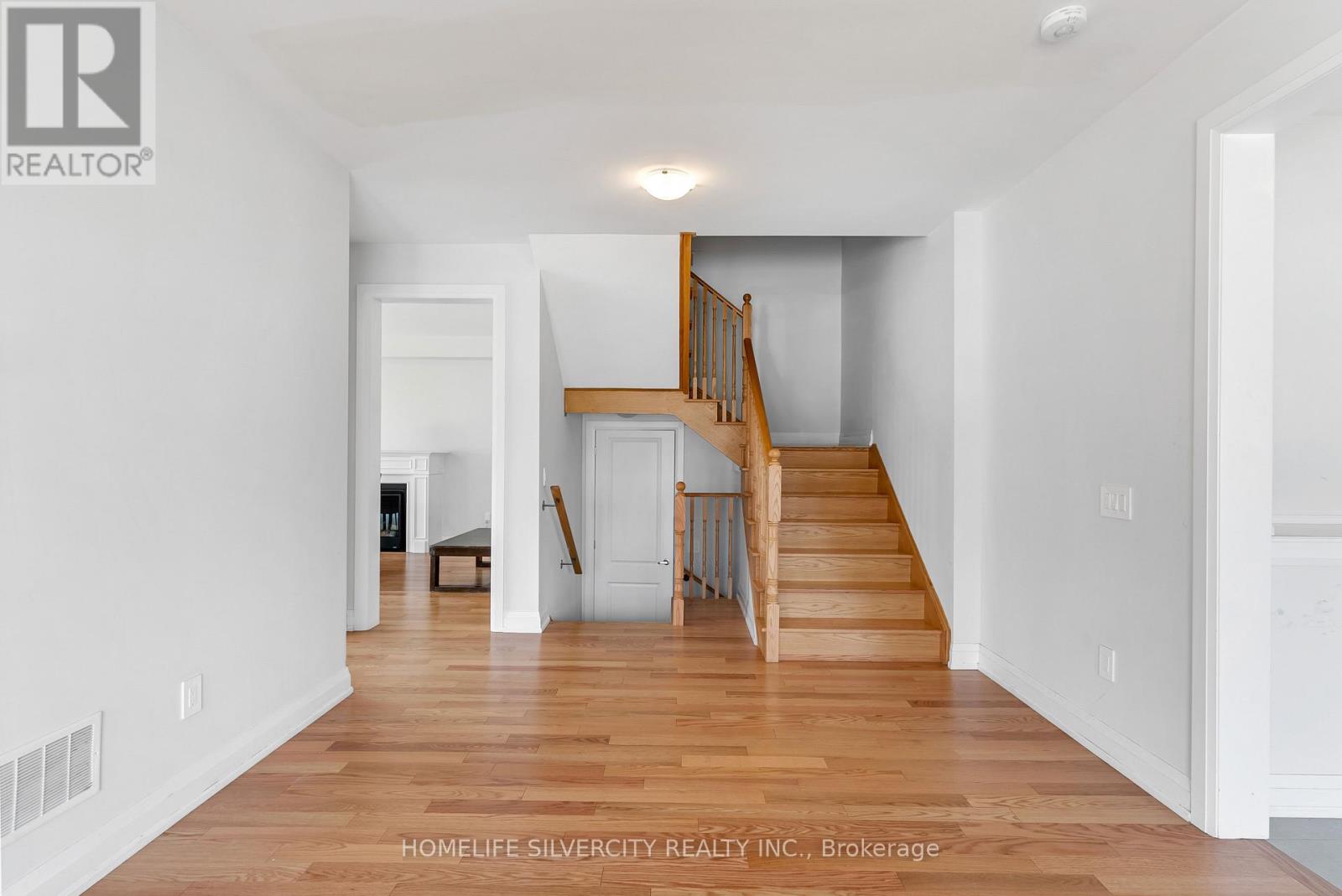 34 Mckay Avenue, Kawartha Lakes, Ontario  K9V 0R2 - Photo 13 - X12570434