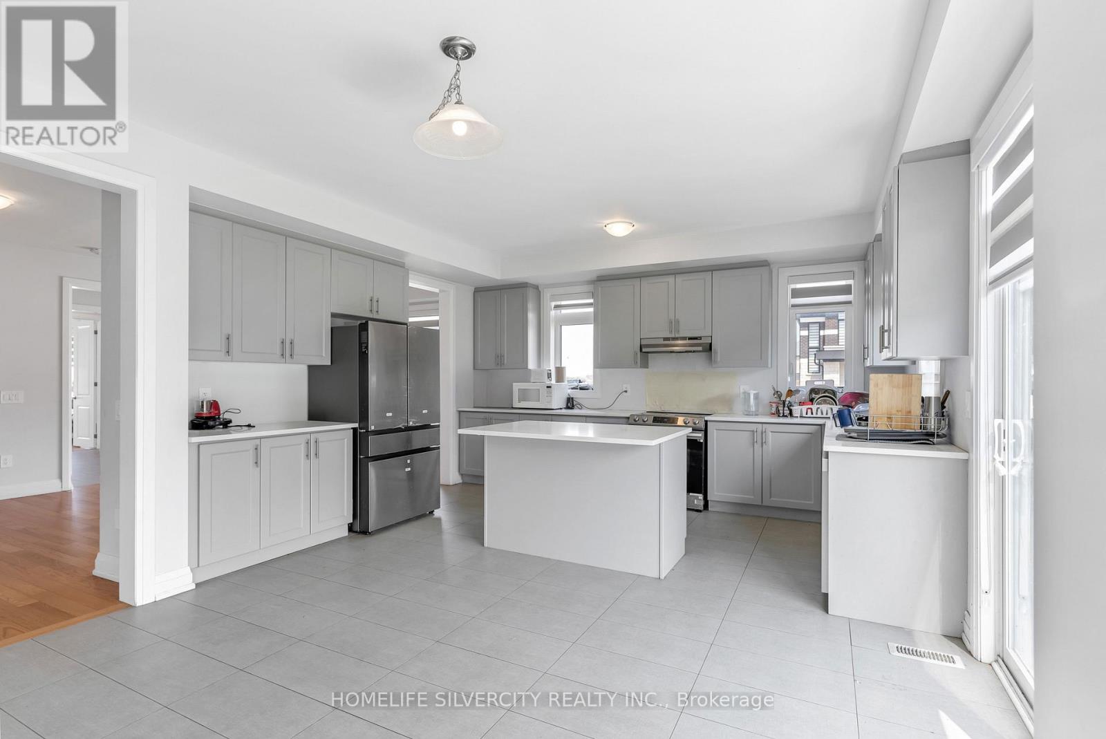 34 Mckay Avenue, Kawartha Lakes, Ontario  K9V 0R2 - Photo 18 - X12570434