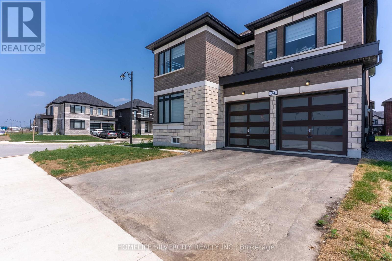 34 Mckay Avenue, Kawartha Lakes, Ontario  K9V 0R2 - Photo 2 - X12570434