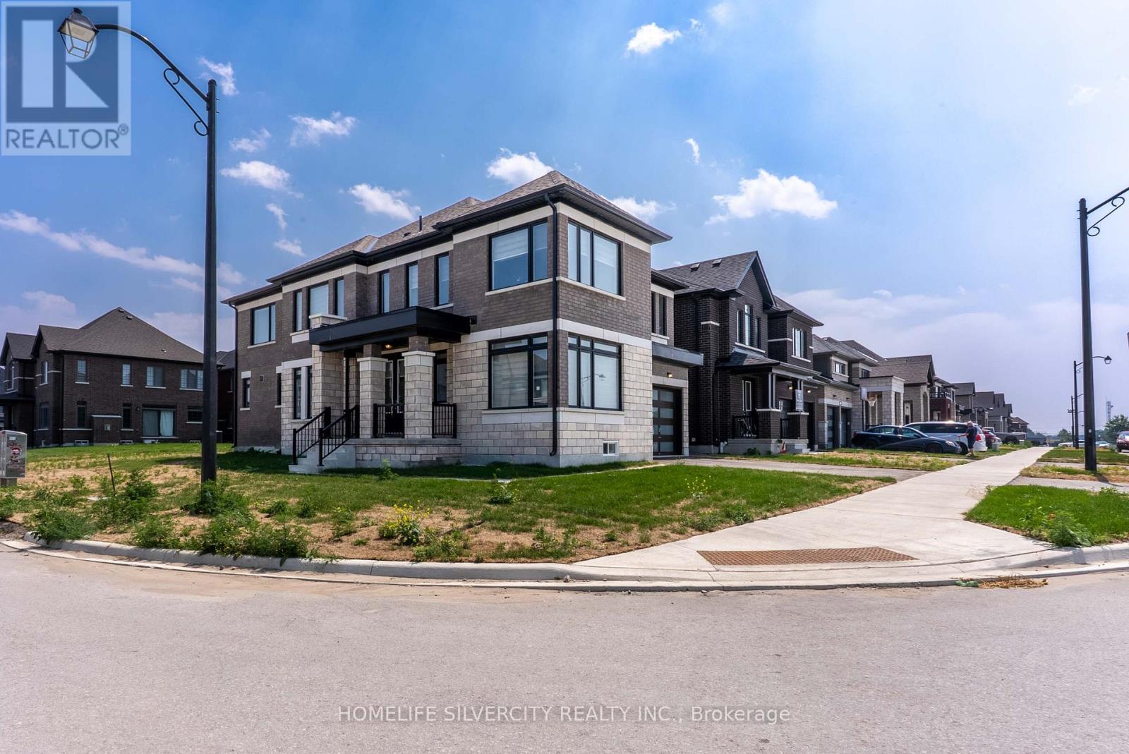 34 Mckay Avenue, Kawartha Lakes, Ontario  K9V 0R2 - Photo 4 - X12570434