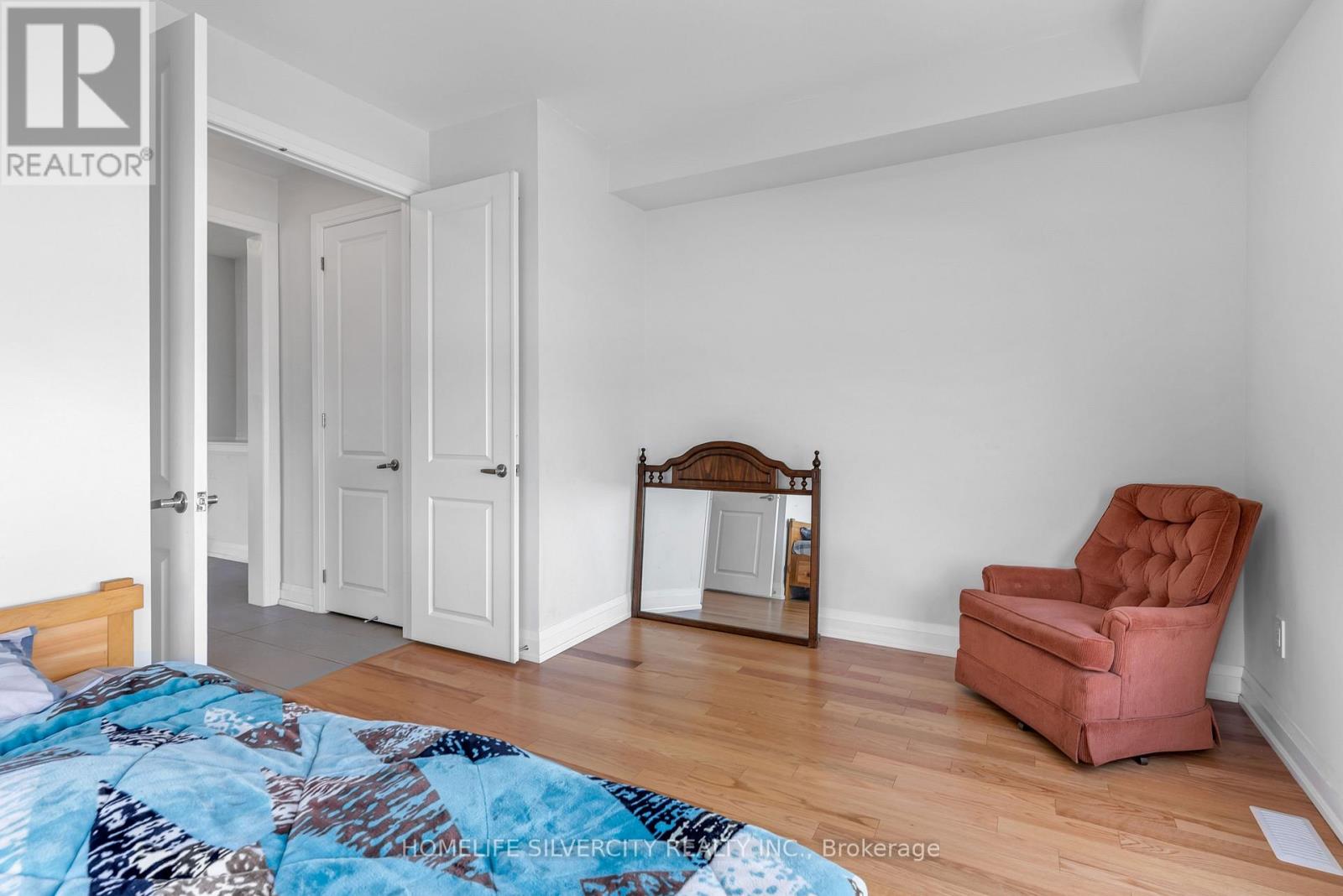 34 Mckay Avenue, Kawartha Lakes, Ontario  K9V 0R2 - Photo 9 - X12570434