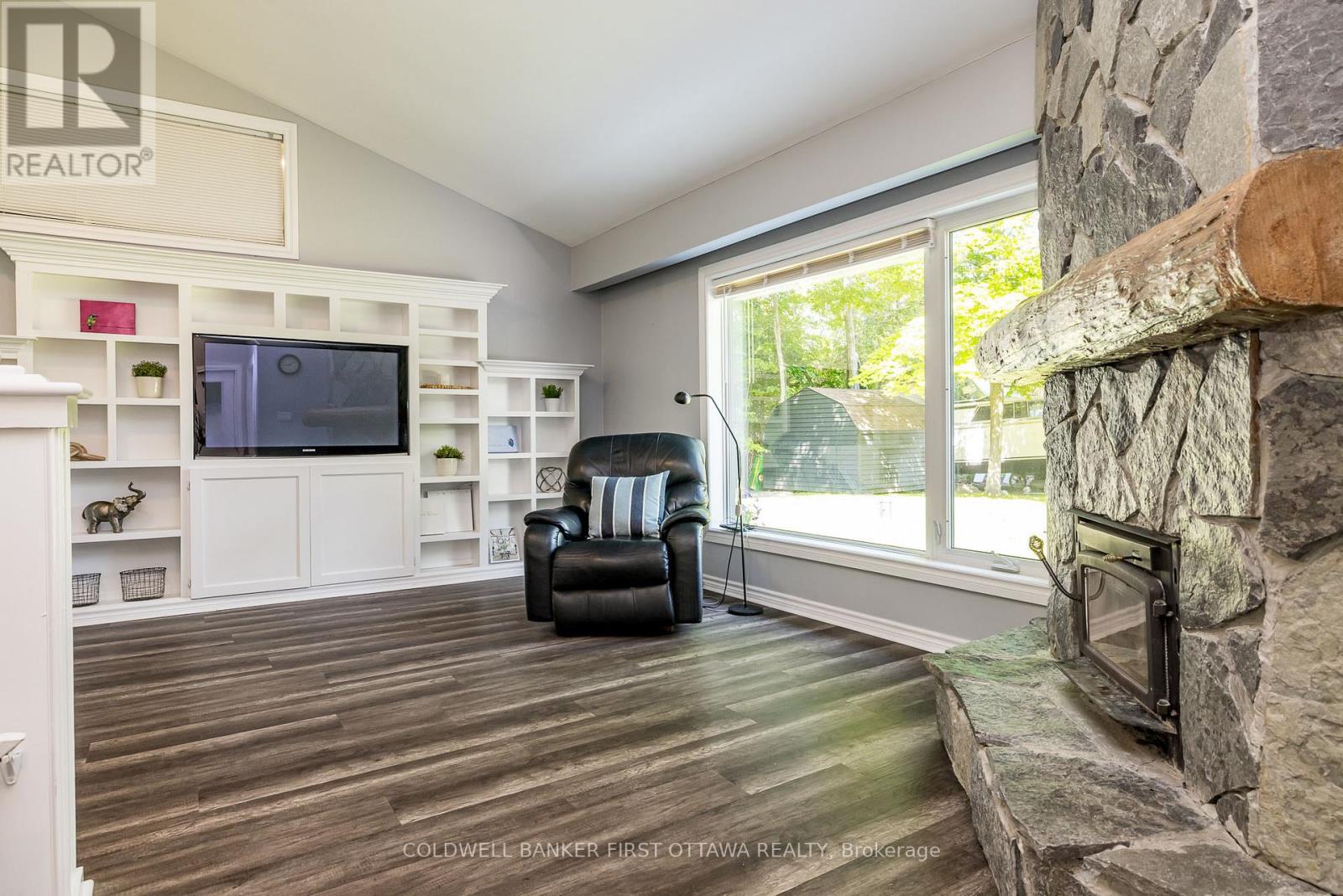 6779 Roger Stevens Drive, Montague, Ontario  K7A 4S6 - Photo 6 - X12570450