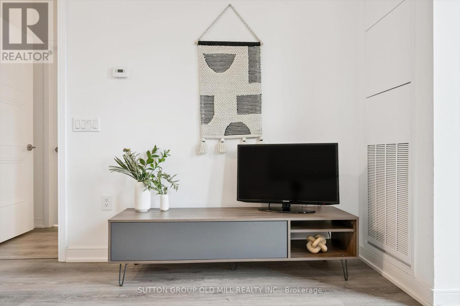 101 - 25 Neighbourhood Lane, Toronto, Ontario M6P 1Z9 - Photo 23 - W12478900