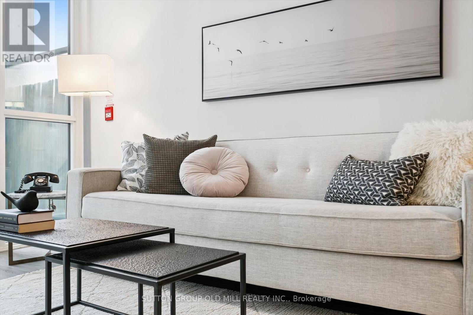 101 - 25 Neighbourhood Lane, Toronto, Ontario M6P 1Z9 - Photo 19 - W12478900