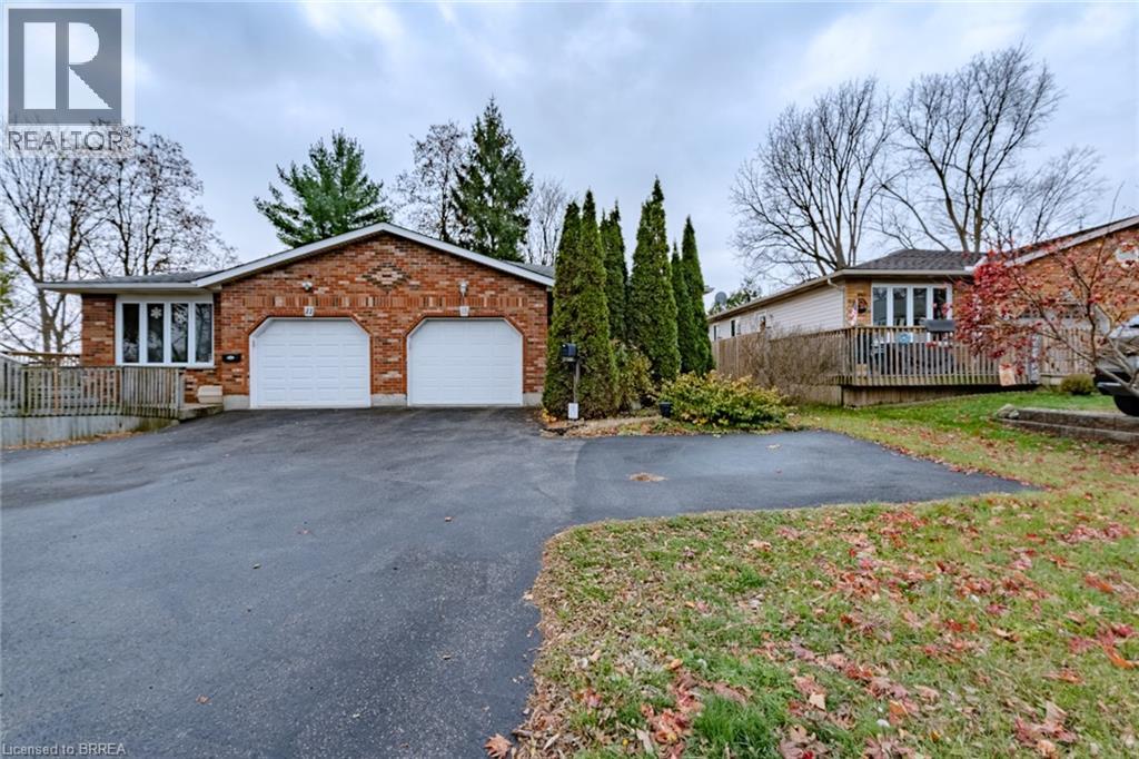 13 DUNDAS Street W, paris, Ontario