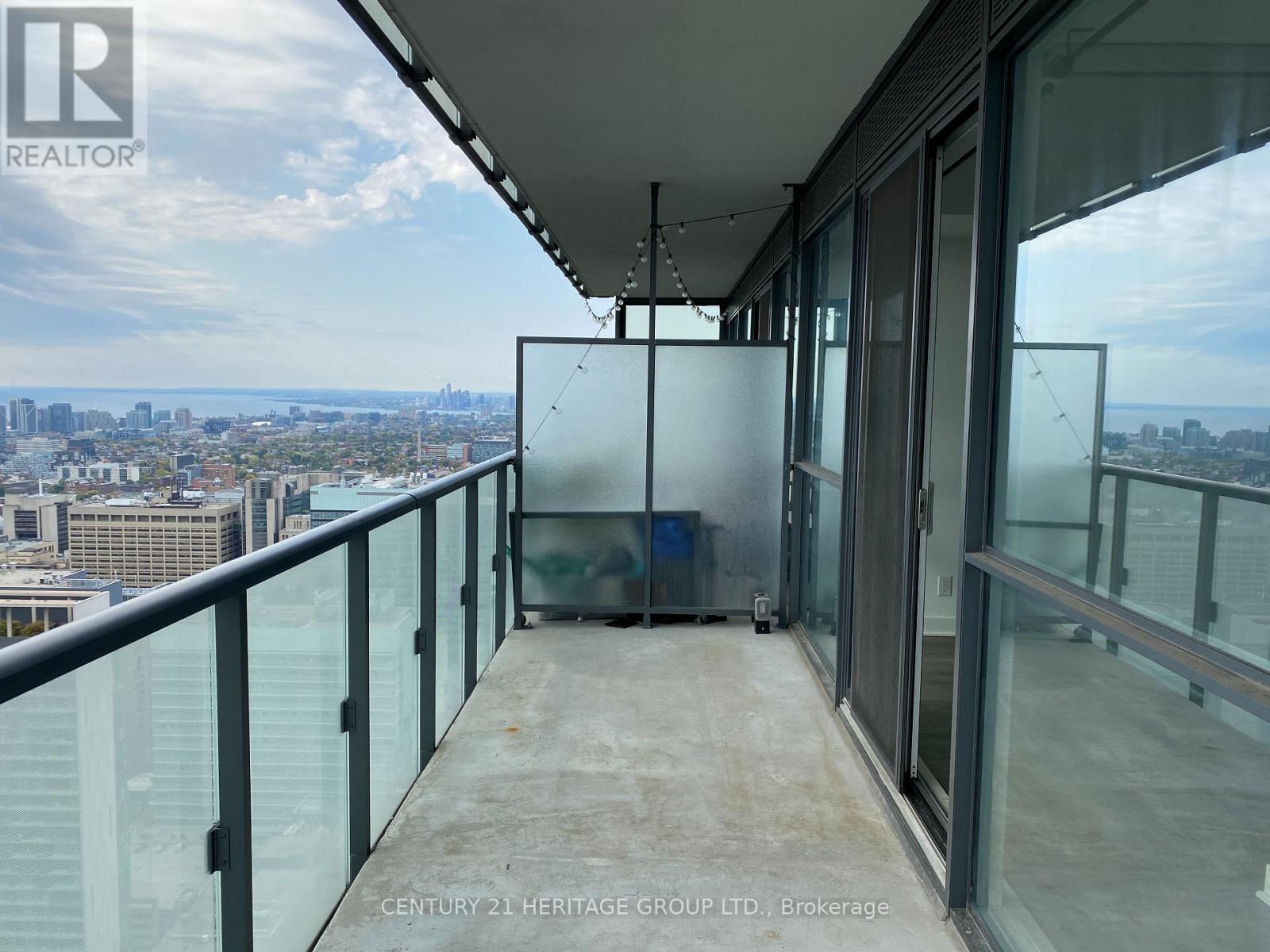 4802 - 15 Grenville Street, Toronto, Ontario  M4Y 0B9 - Photo 5 - C12570456