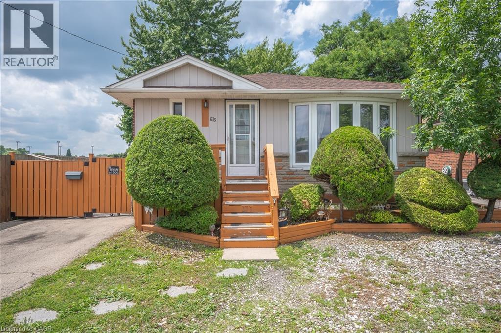 676 Upper Wentworth Street, Hamilton, Ontario  L9A 4V5 - Photo 4 - 40790049
