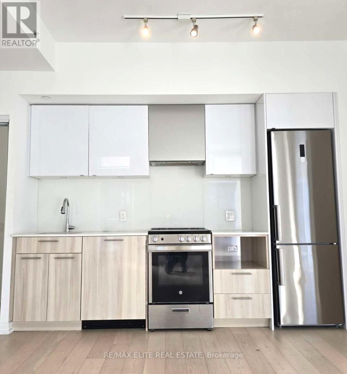 #5003 - 251 Jarvis Street, Toronto, Ontario  M5B 0C3 - Photo 2 - C12402789