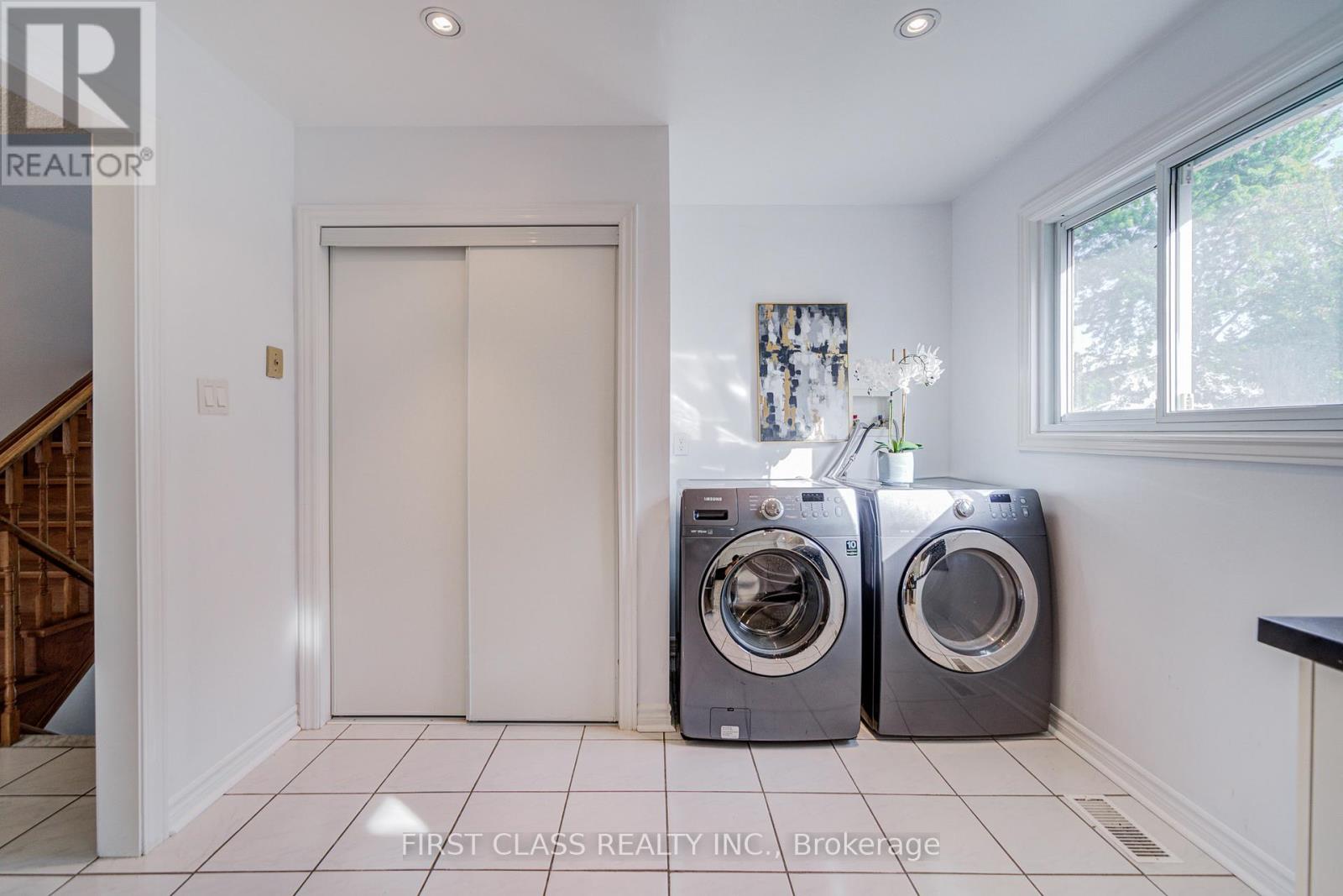 53 Treetops Court, Toronto, Ontario  M1V 2B9 - Photo 14 - E12570472