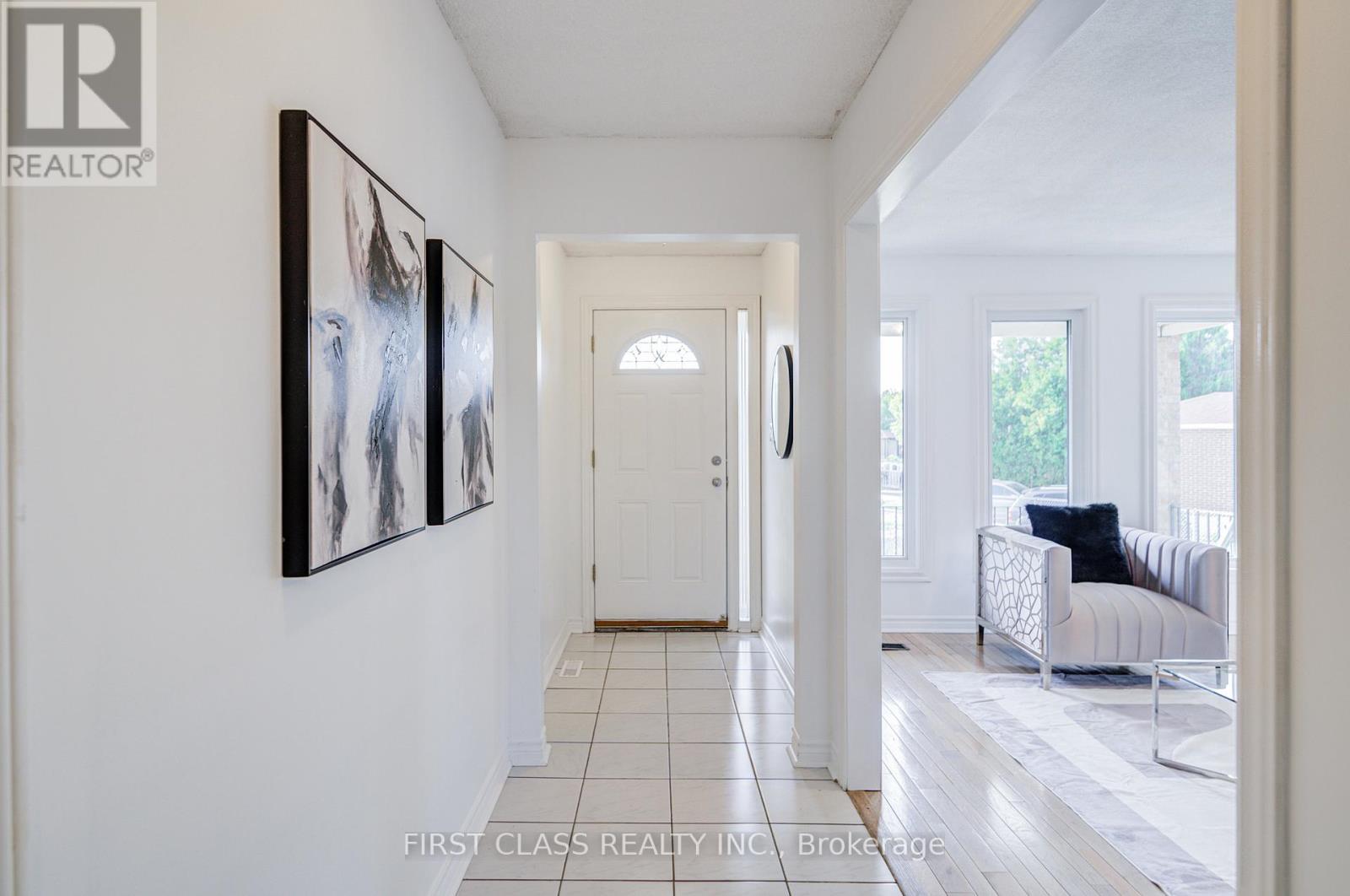 53 Treetops Court, Toronto, Ontario  M1V 2B9 - Photo 2 - E12570472