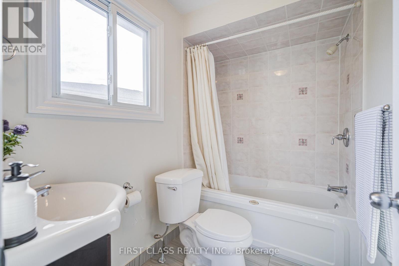 53 Treetops Court, Toronto, Ontario  M1V 2B9 - Photo 23 - E12570472