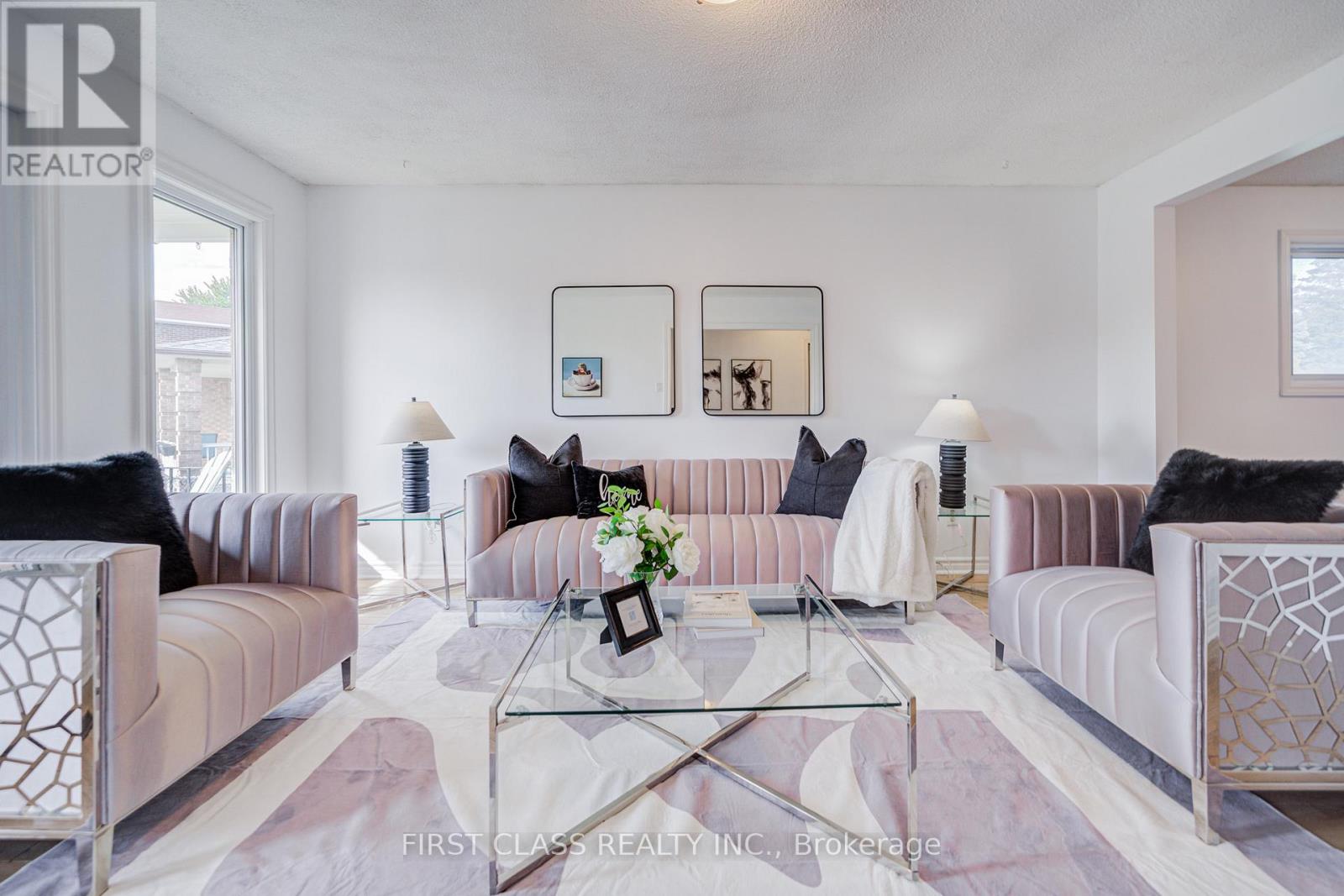 53 Treetops Court, Toronto, Ontario  M1V 2B9 - Photo 4 - E12570472