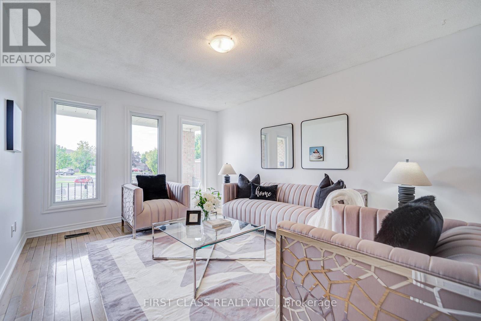 53 Treetops Court, Toronto, Ontario  M1V 2B9 - Photo 5 - E12570472