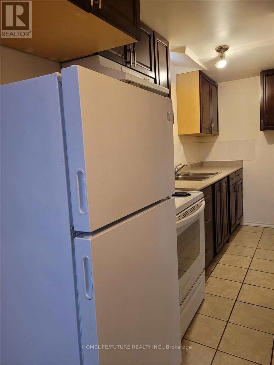 17 Rangeley Drive, Toronto, Ontario  M1B 5C2 - Photo 4 - E12570474