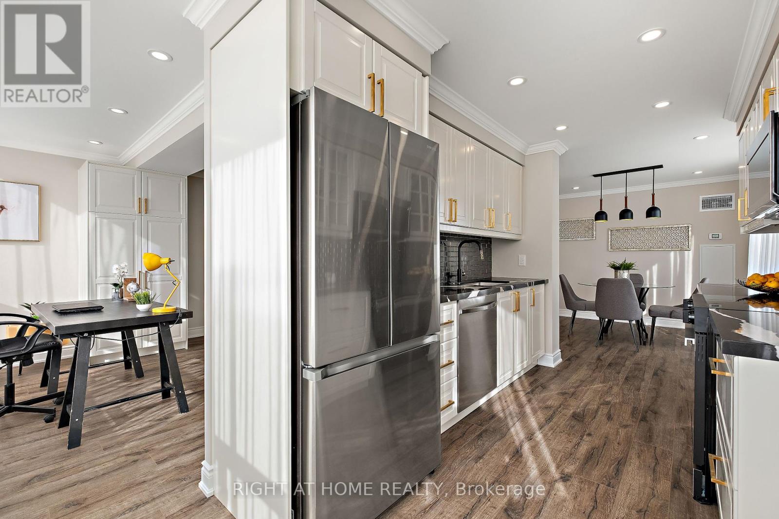 307 - 120 Promenade Circle, Vaughan, Ontario  L4J 7W9 - Photo 6 - N12460776