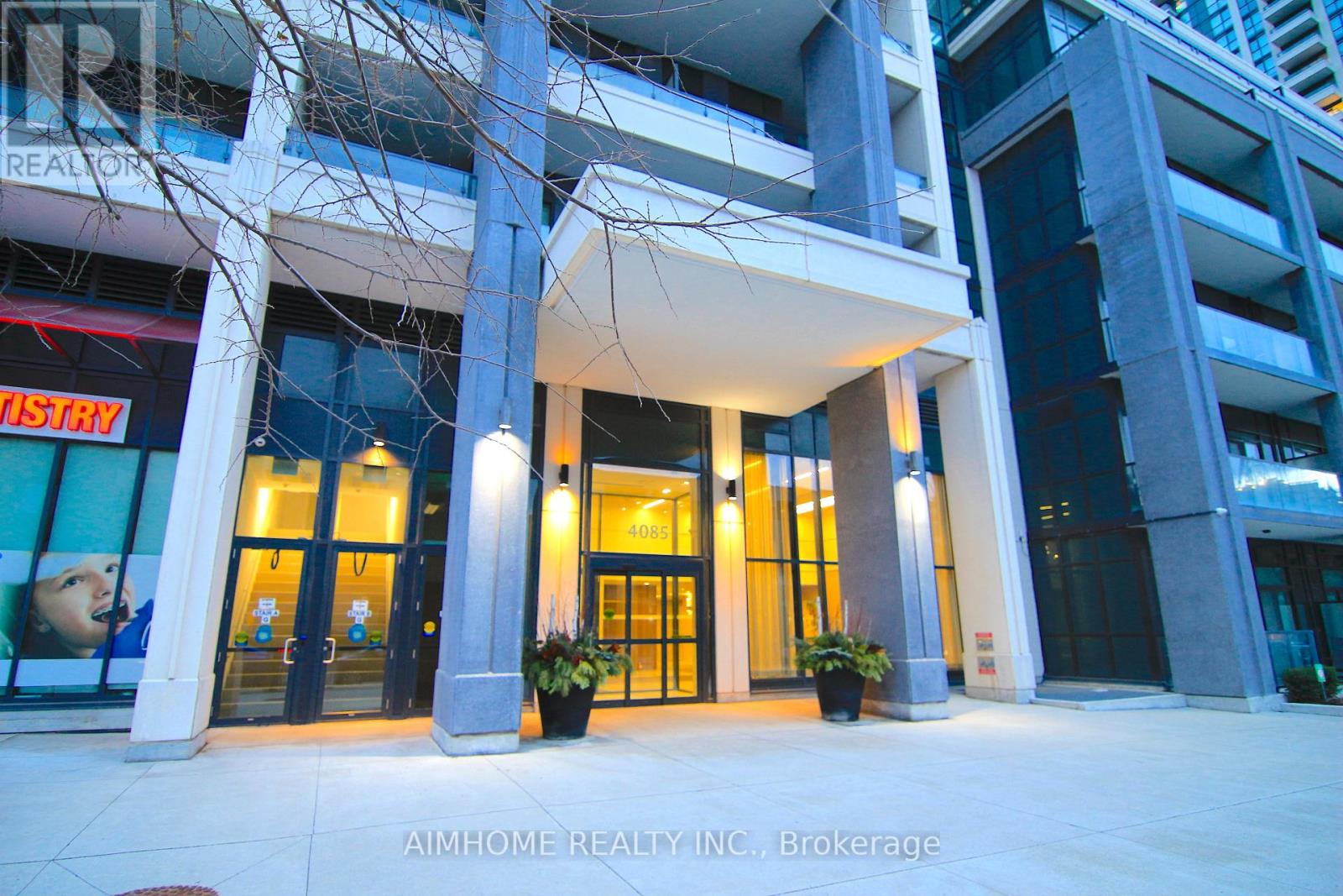 306 - 4085 Parkside Village Drive, Mississauga, Ontario  L5B 0K9 - Photo 2 - W12570476